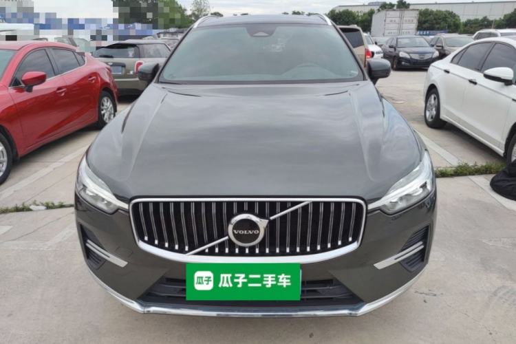 Volvo XC60 2022 — фото 2