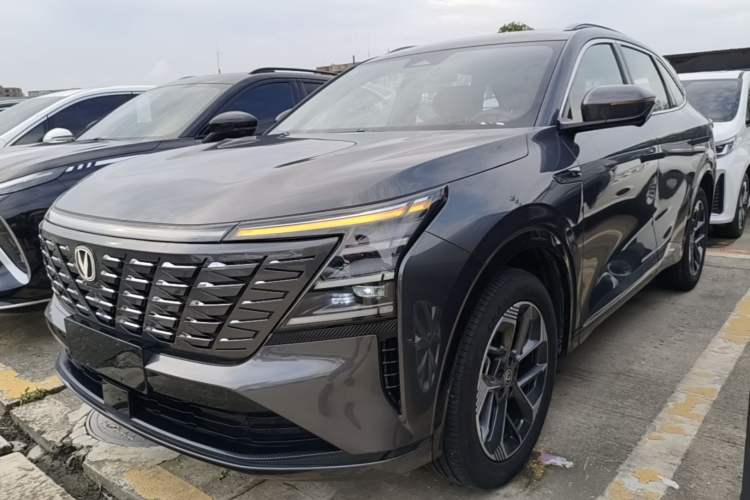 ChangAn CS75 PLUS 2025 — фото 1