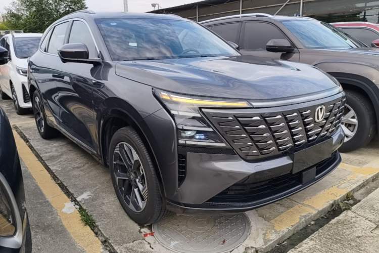 ChangAn CS75 PLUS 2025 — фото 3