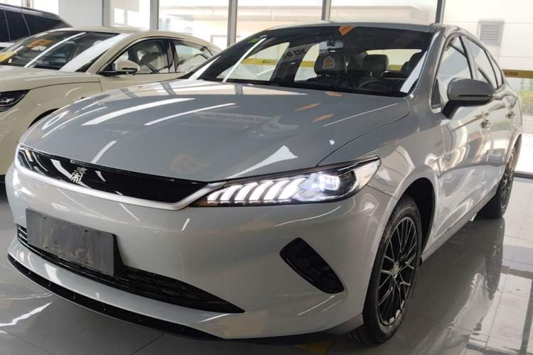 BYD Qin Plus 2025 — фото 1