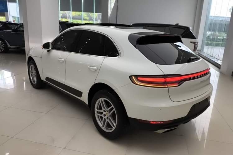 Porsche Macan 2021 — фото 4