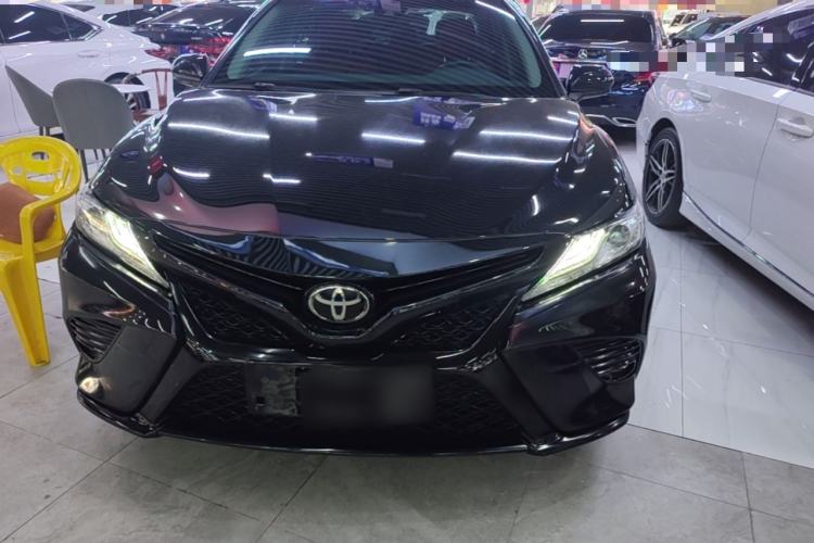 Toyota Camry 2019 — 2