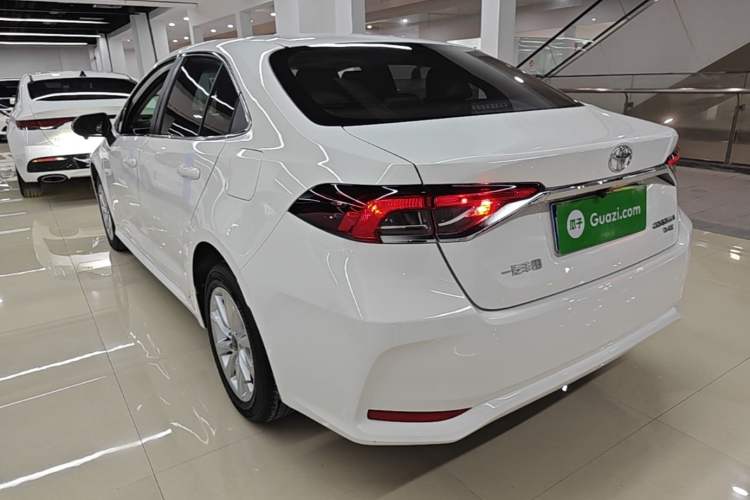 Toyota Corolla 2023 — 4