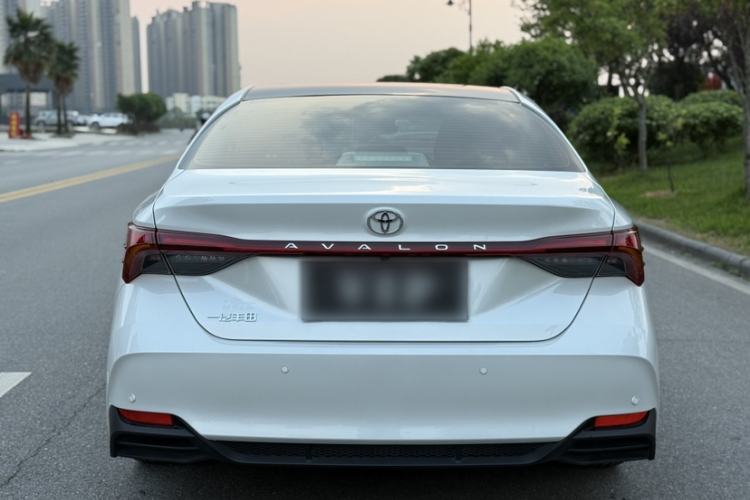 Toyota Avalon 2024 — 5