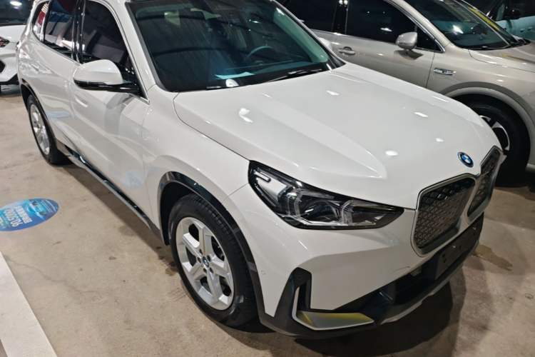 BMW iX1 2025 — 3