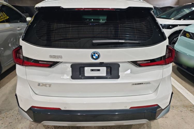 BMW iX1 2025 — 5
