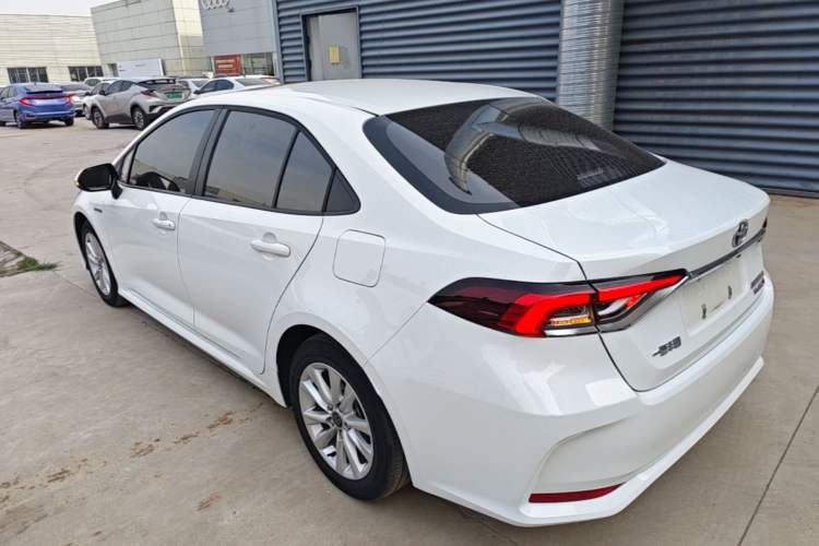 Toyota Corolla 2023 — 4