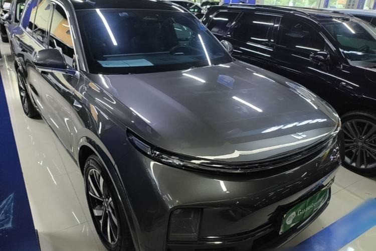 Li Auto L8 2023 — 3