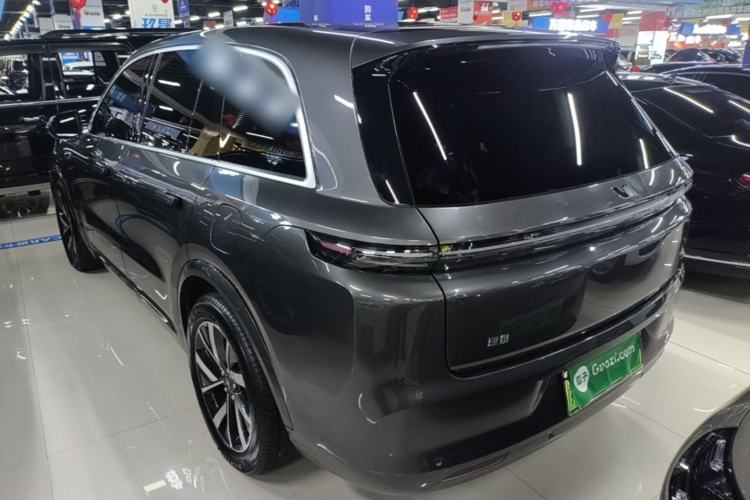 Li Auto L8 2023 — 4