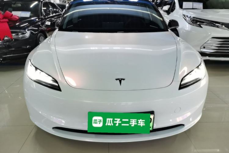 Tesla Model 3 2025 — 2