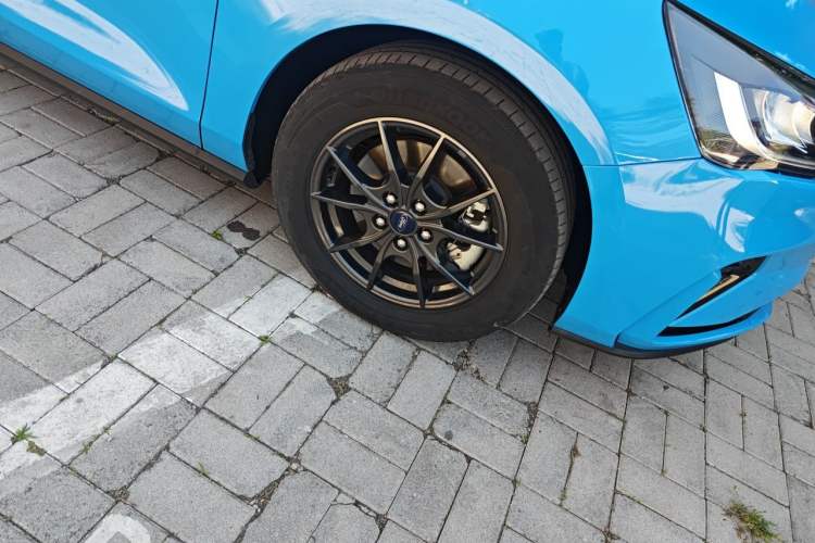 Ford Focus 2022 — 5