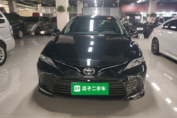 Toyota Camry 2021 — фото 2