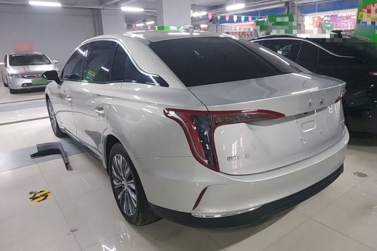 Hongqi E-QM5 2022 — 4