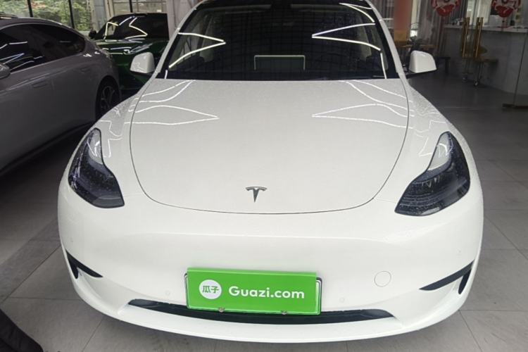Tesla Model Y 2023 — 2
