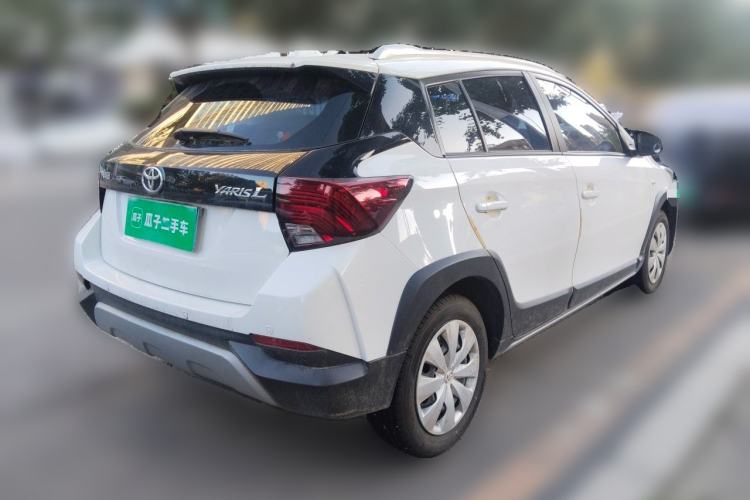 Toyota Yaris 2022 — 4