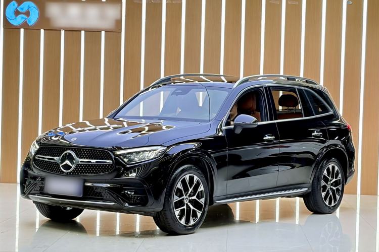 Mercedes-Benz GLC 260 L 2023 — фото 1