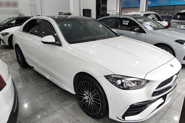 Mercedes-Benz C 260 L 2024 — 3