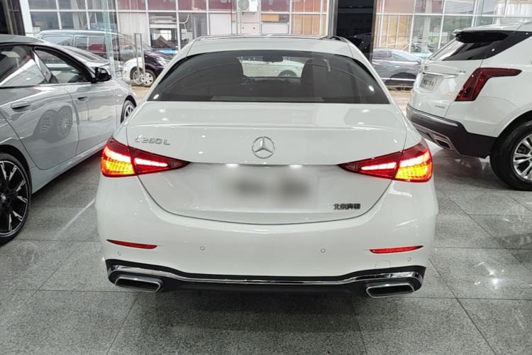 Mercedes-Benz C 260 L 2024 — 5