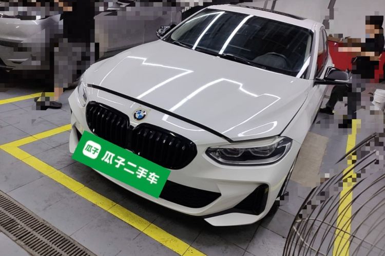 BMW 120i 2021 — фото 1