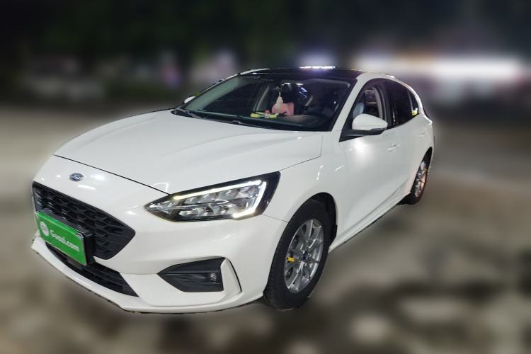 Ford Focus 2021 — фото 1