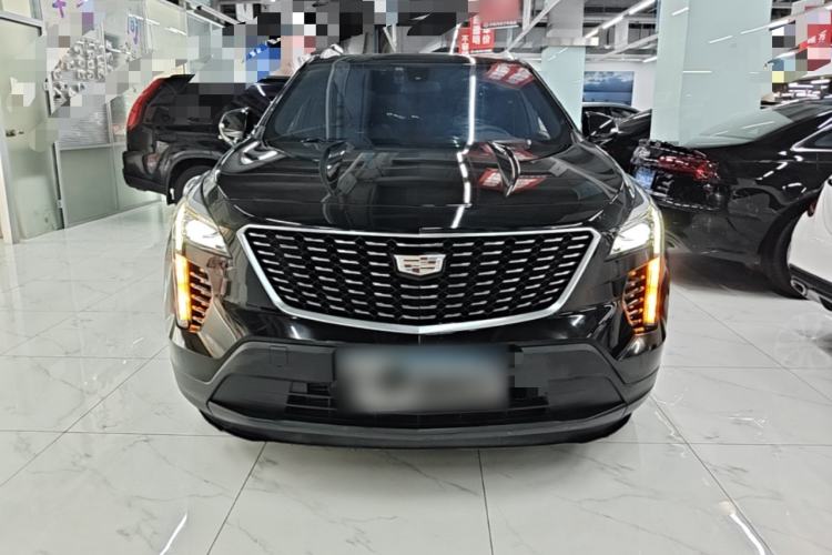 Cadillac XT4 2022 — фото 2