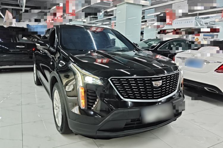 Cadillac XT4 2022 — фото 3