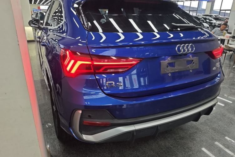 Audi Q3 2020 — фото 4