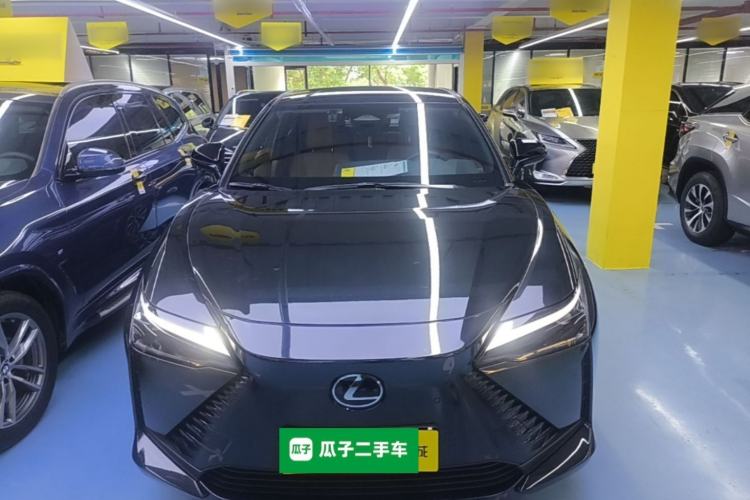 Lexus RZ 450e 2023 — 2