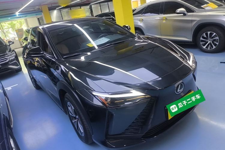 Lexus RZ 450e 2023 — 3