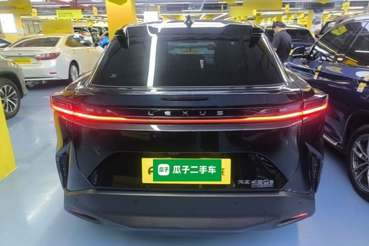 Lexus RZ 450e 2023 — 5