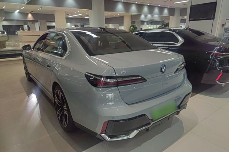 BMW i7 2023 — фото 4