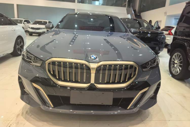 BMW 530Li 2024 — 2
