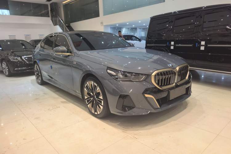 BMW 530Li 2024 — 3