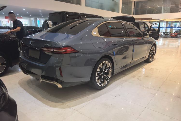 BMW 530Li 2024 — 4