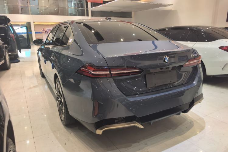 BMW 530Li 2024 — 5