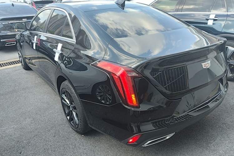 Cadillac CT4 2021 — 4