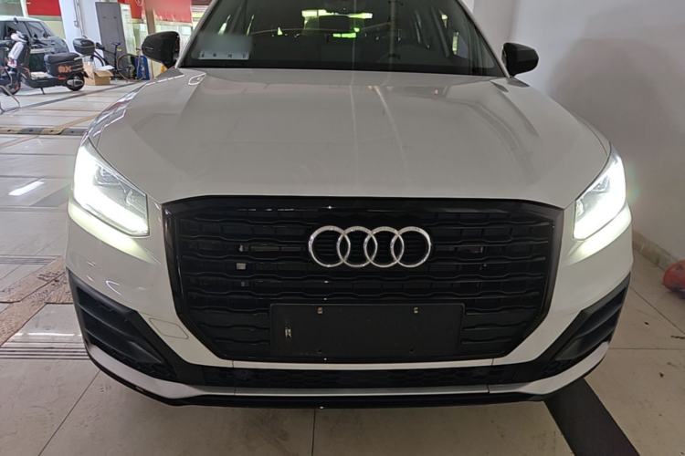 Audi Q2L 2021 — 2