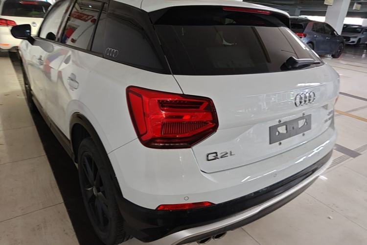 Audi Q2L 2021 — 4