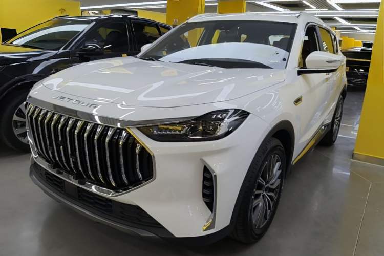 Jetour X70 Plus 2025 — фото 1