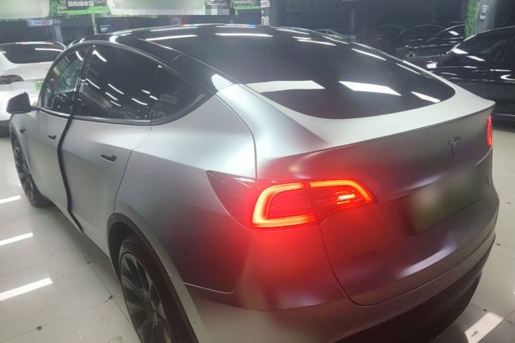 Tesla Model Y 2022 — 4