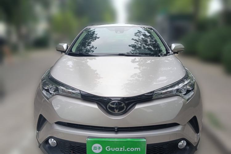 Toyota C-HR 2020 — фото 2