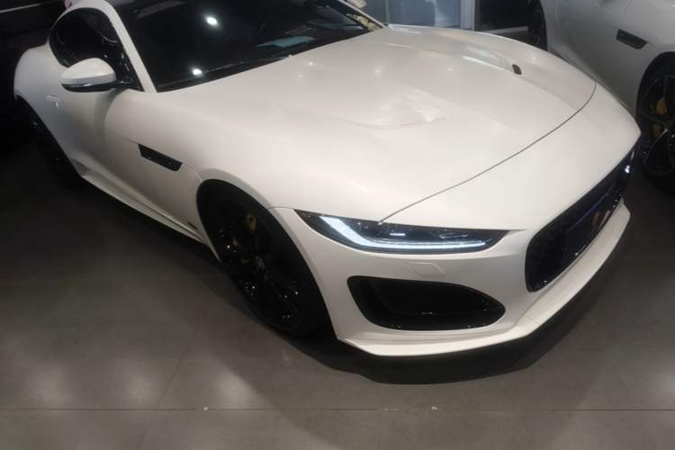 Jaguar f type 2024 — фото 3