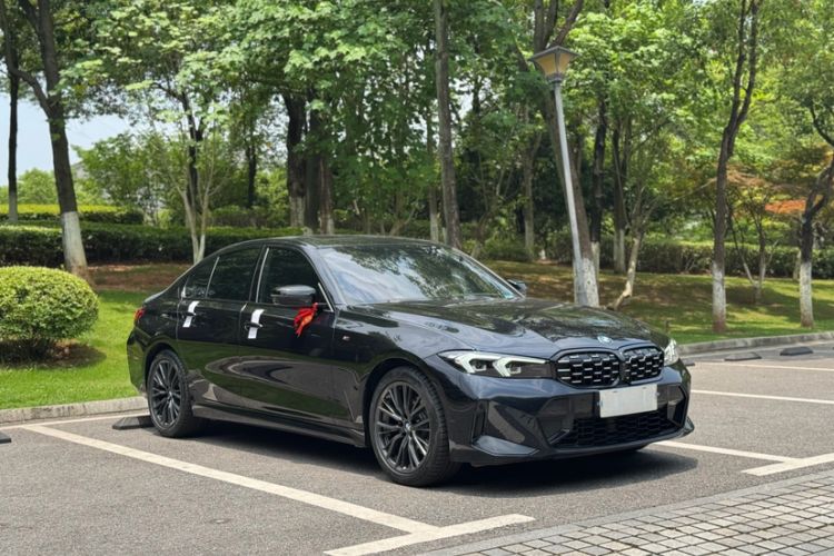 BMW 325i 2024 — фото 3