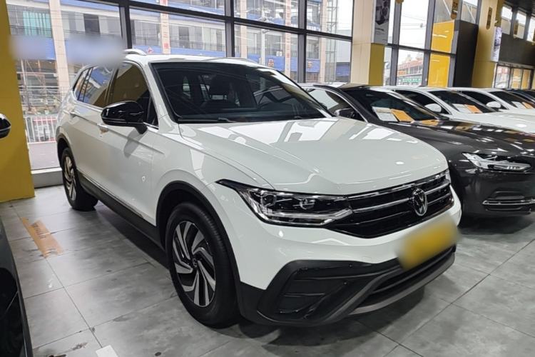 Volkswagen Tiguan L 2024 — 3