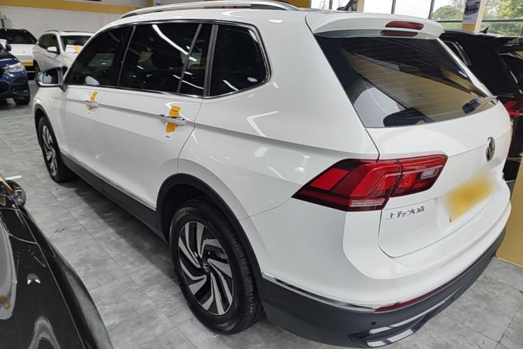 Volkswagen Tiguan L 2024 — 4