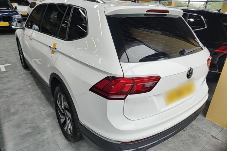 Volkswagen Tiguan L 2024 — 5