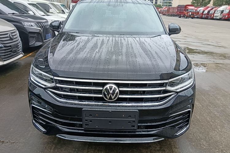 Volkswagen Tiguan L 2022 — 2