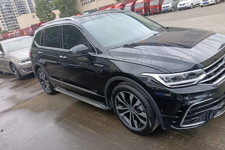 Volkswagen Tiguan L 2022 — 3
