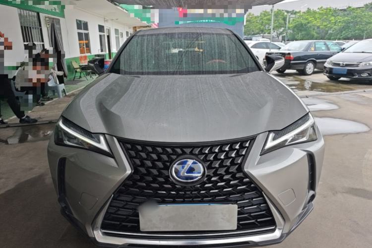 Lexus UX 260h 2020 — 2