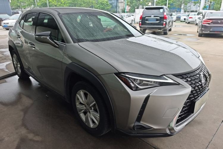Lexus UX 260h 2020 — 3